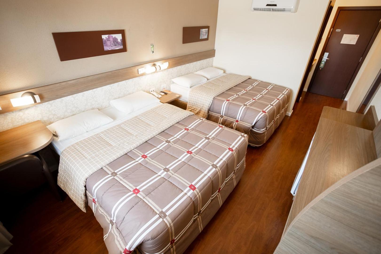 Hotel 10 Ponta Grossa بونتا غروسا المظهر الخارجي الصورة
