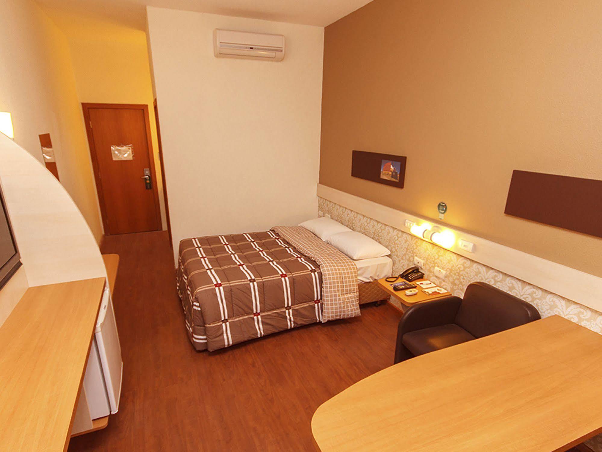 Hotel 10 Ponta Grossa بونتا غروسا المظهر الخارجي الصورة
