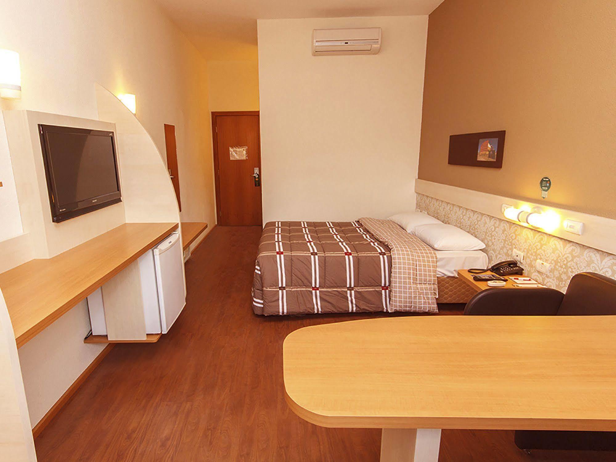 Hotel 10 Ponta Grossa بونتا غروسا المظهر الخارجي الصورة