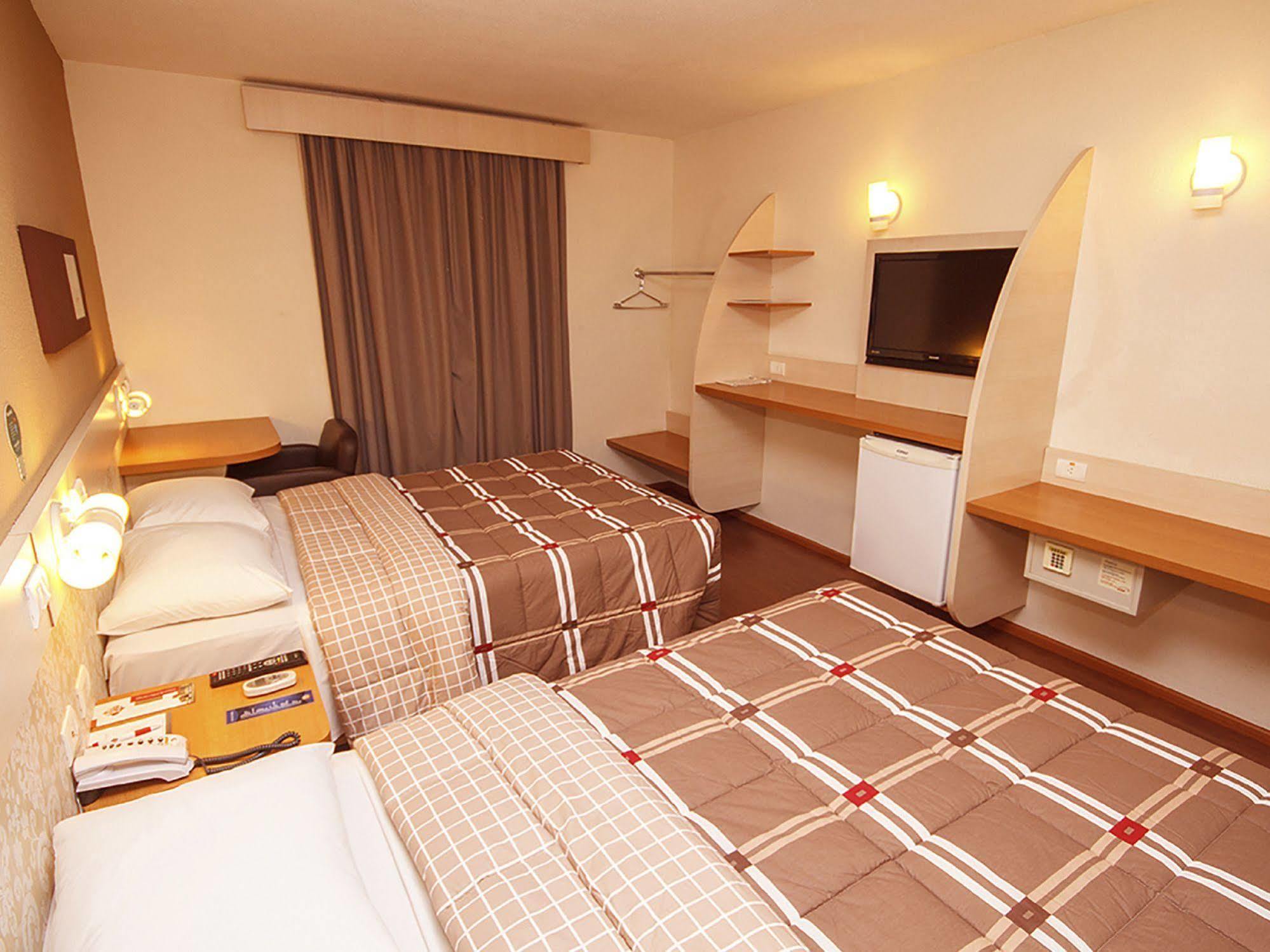 Hotel 10 Ponta Grossa بونتا غروسا المظهر الخارجي الصورة